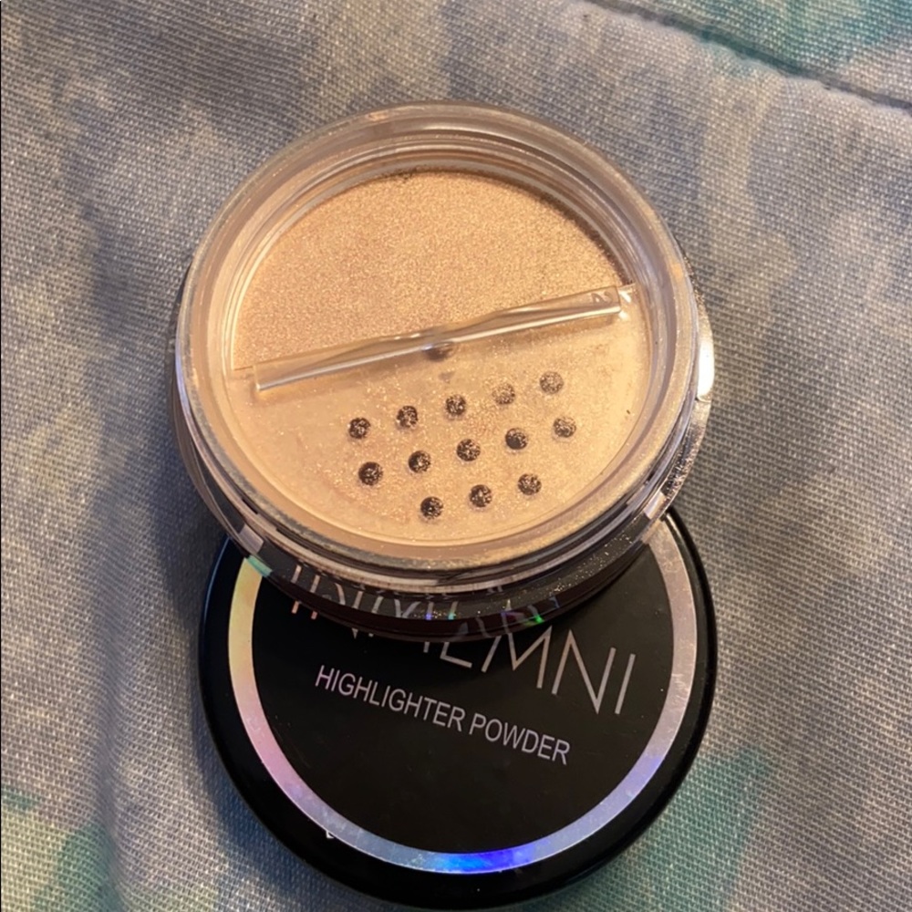 highlighter powder - Picture 2 of 4